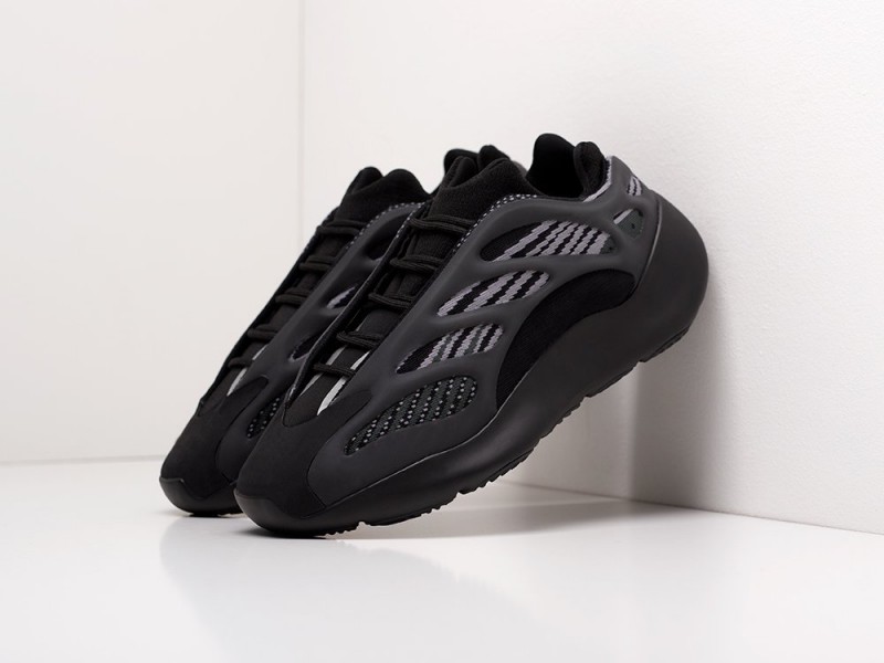 WMNS Adidas Yeezy Boost 700 v3