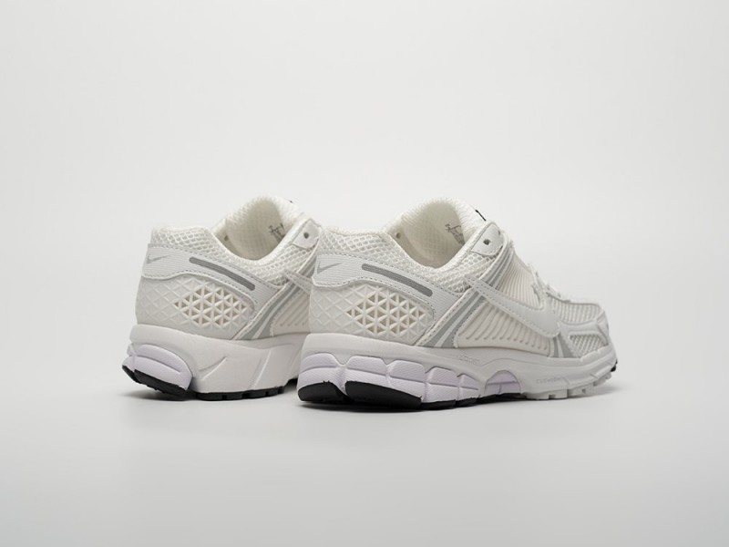 Nike Air Zoom Vomero 5