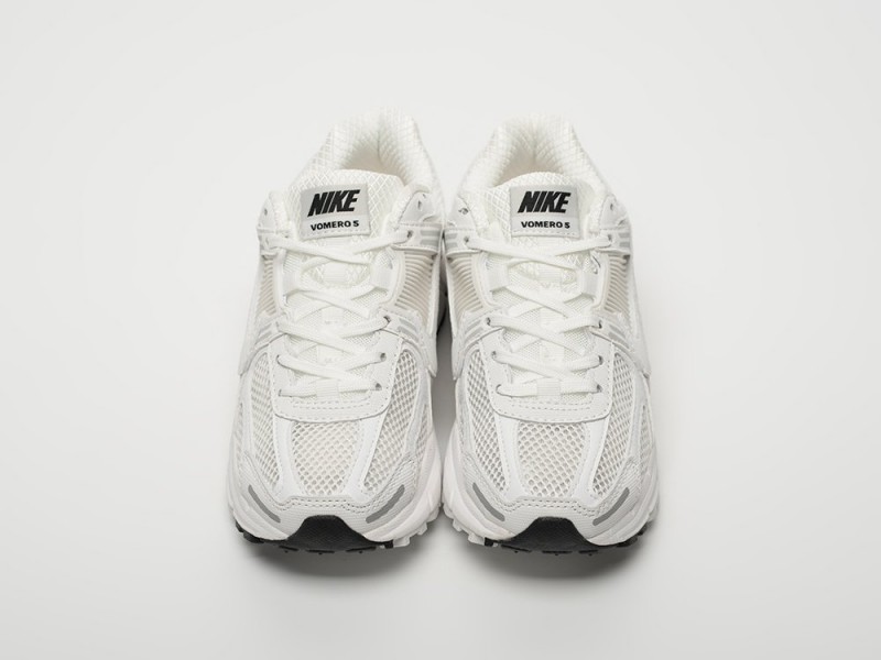 Nike Air Zoom Vomero 5