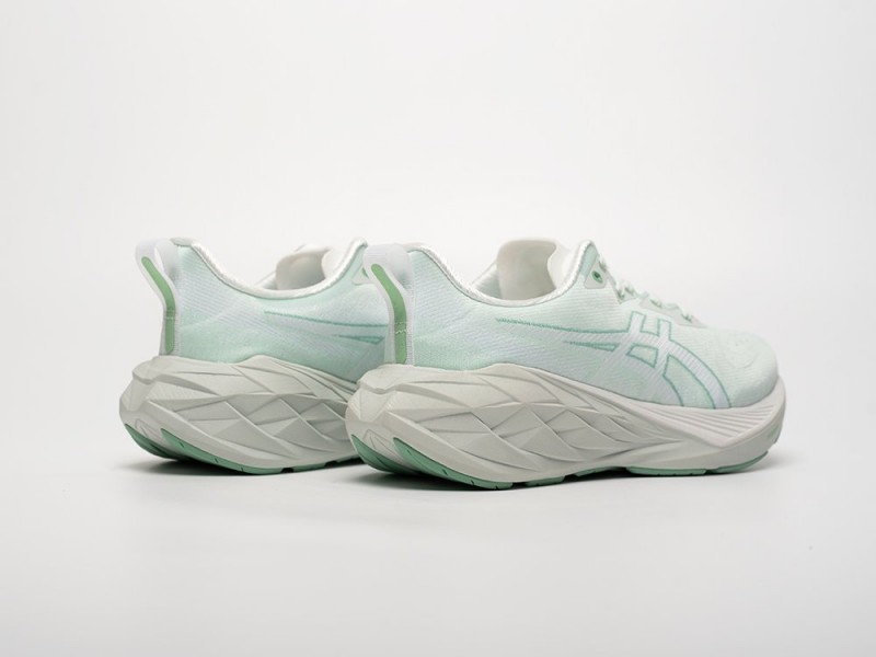 Asics Novablast 4