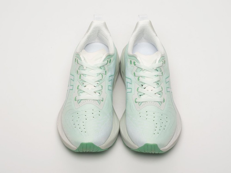 Asics Novablast 4