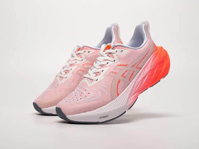 Asics Novablast 4
