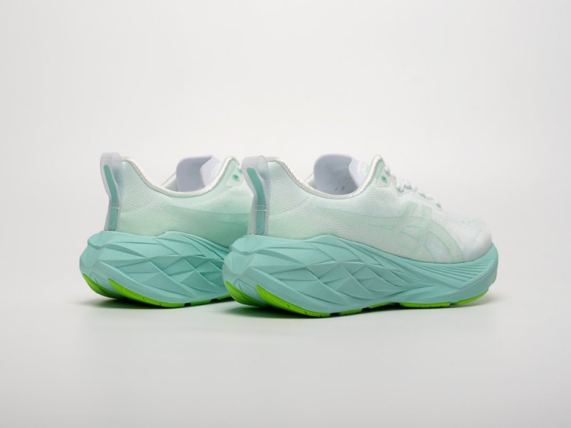 Asics Novablast 4