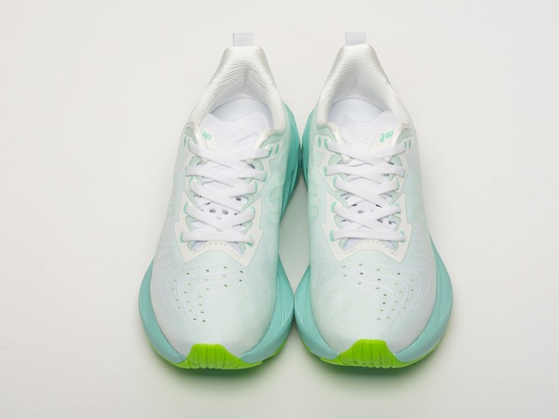 Asics Novablast 4